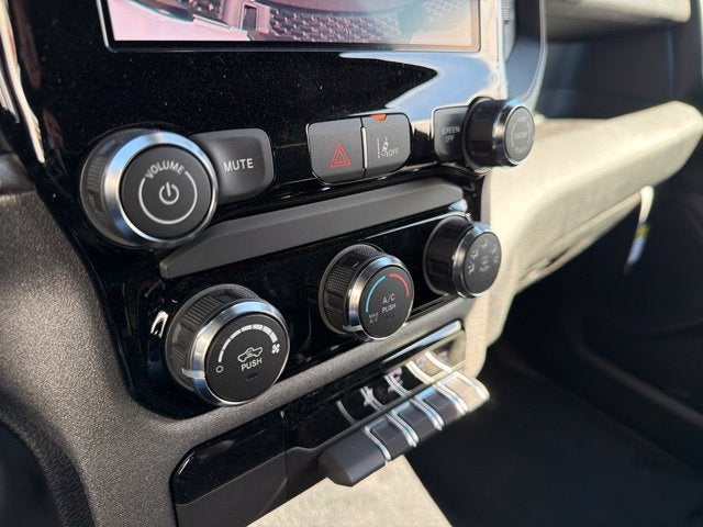 2027 RAM Ram 1500 RAM 1500 TRADESMAN CREW CAB 4X2 5'7' BOX