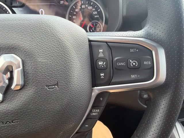 2027 RAM Ram 1500 RAM 1500 EXPRESS CREW CAB 4X4 5'7' BOX