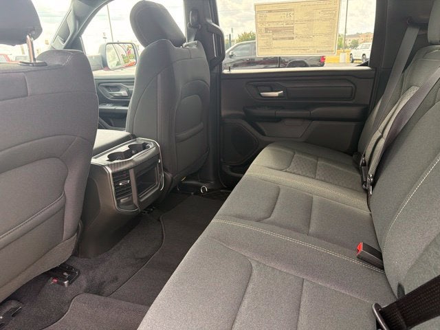 2027 RAM Ram 1500 RAM 1500 EXPRESS CREW CAB 4X4 5'7' BOX