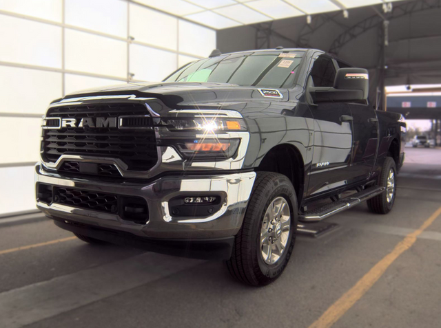 2025 RAM 2500 Big Horn Crew Cab 4x4 6'4' Box