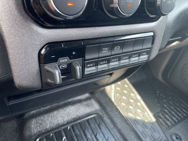 2026 RAM Ram 5500 Chassis Cab RAM 5500 TRADESMAN CHASSIS CREW CAB 4X4 60' CA