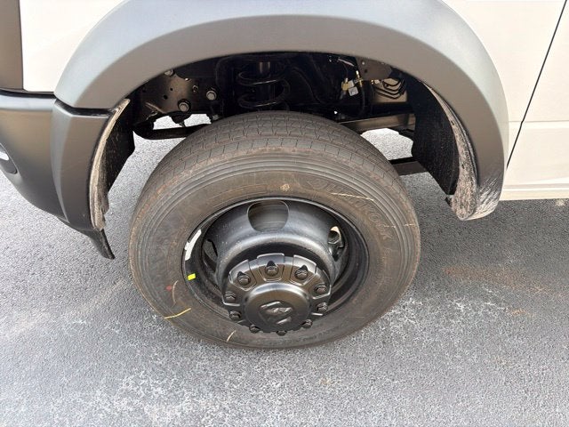 2027 RAM Ram 5500 Chassis Cab RAM 5500 TRADESMAN CHASSIS CREW CAB 4X4 60' CA