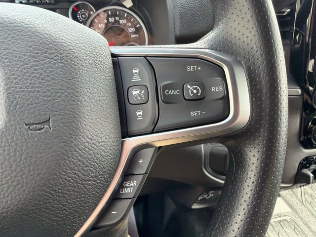2027 RAM Ram 5500 Chassis Cab RAM 5500 TRADESMAN CHASSIS CREW CAB 4X4 60' CA
