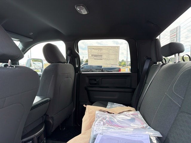 2027 RAM Ram 5500 Chassis Cab RAM 5500 TRADESMAN CHASSIS CREW CAB 4X4 60' CA
