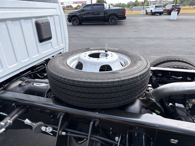 2027 RAM Ram 5500 Chassis Cab RAM 5500 TRADESMAN CHASSIS CREW CAB 4X4 60' CA
