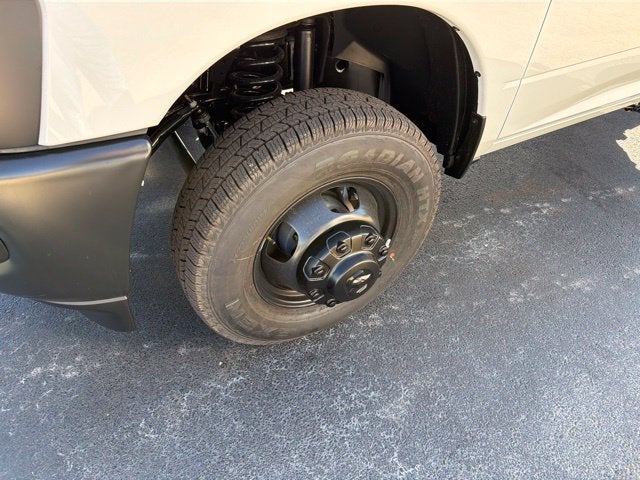 2027 RAM Ram 3500 Chassis Cab RAM 3500 TRADESMAN CREW CAB CHASSIS 4X4 60' CA