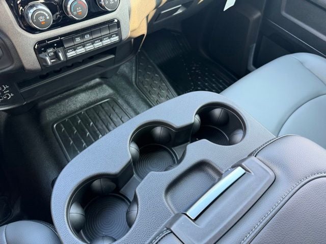 2026 RAM Ram 3500 Chassis Cab RAM 3500 TRADESMAN CREW CAB CHASSIS 4X4 60' CA