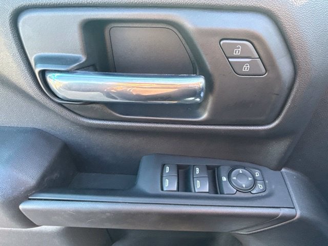 2022 Chevrolet Silverado 1500 2WD Crew Cab Short Bed Custom