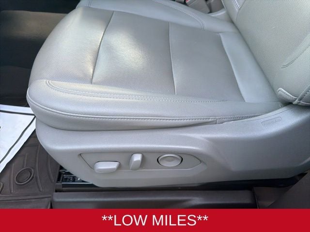 2022 GMC Sierra 1500 4WD Crew Cab Short Box SLT