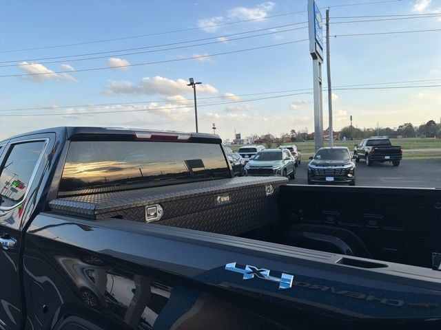 2022 GMC Sierra 1500 4WD Crew Cab Short Box SLT